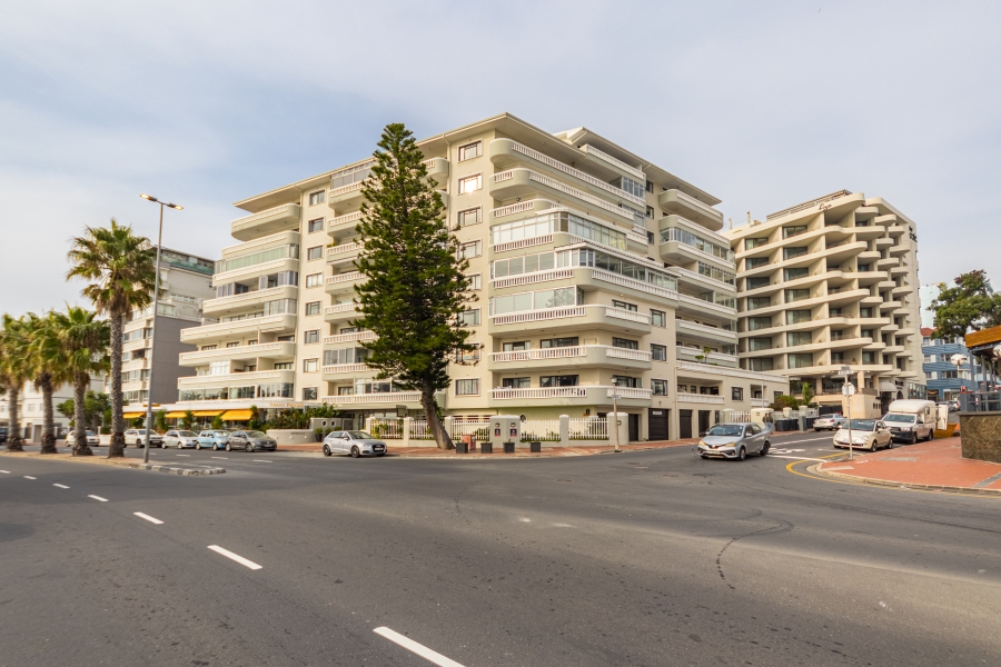 1 Bedroom Property for Sale in Sea Point Western Cape